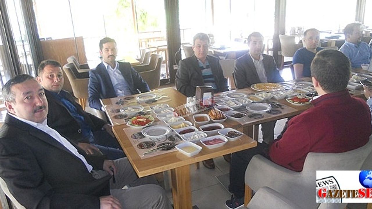 Eğriambar Derneği kahvaltıda bir araya geldi