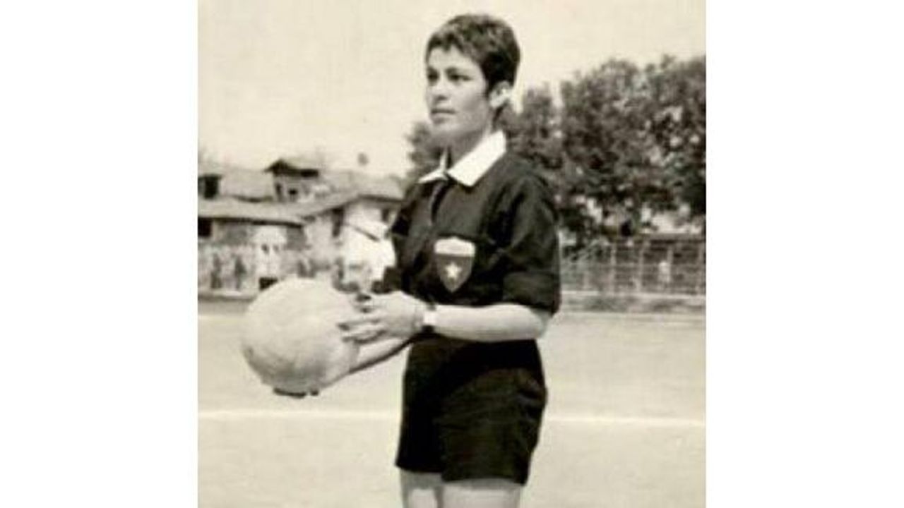 (özel) FIFA, dünyanın ilk kadın futbol hakeminin bir Türk olduğunu tescilledi