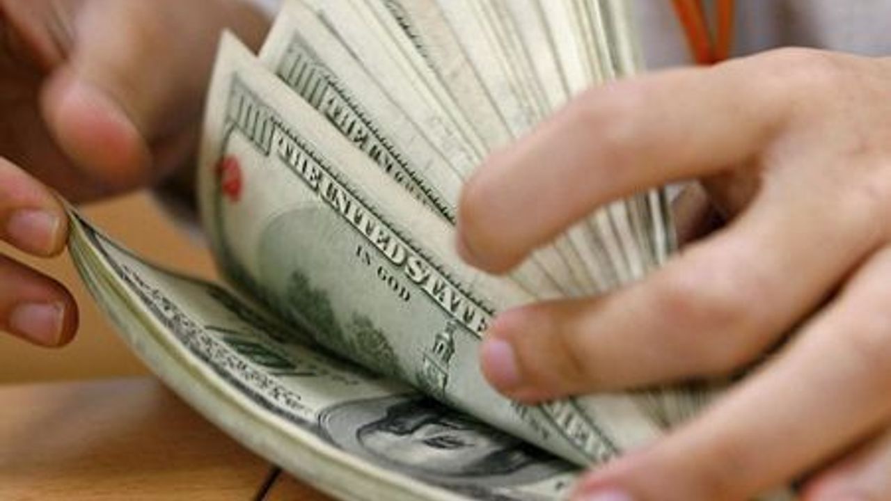 Gün ortasında döviz piyasası: Dolar 1,798 TL, euro 2,349 TL