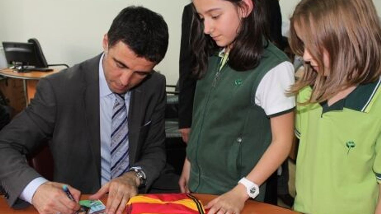 Hakan Şükür: Yıldız olmak önemli değil, yıldız kalmak önemli