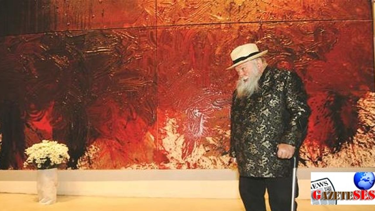 Hermann Nitsch opens exhibit in Çanakkale, gifts paintings to city