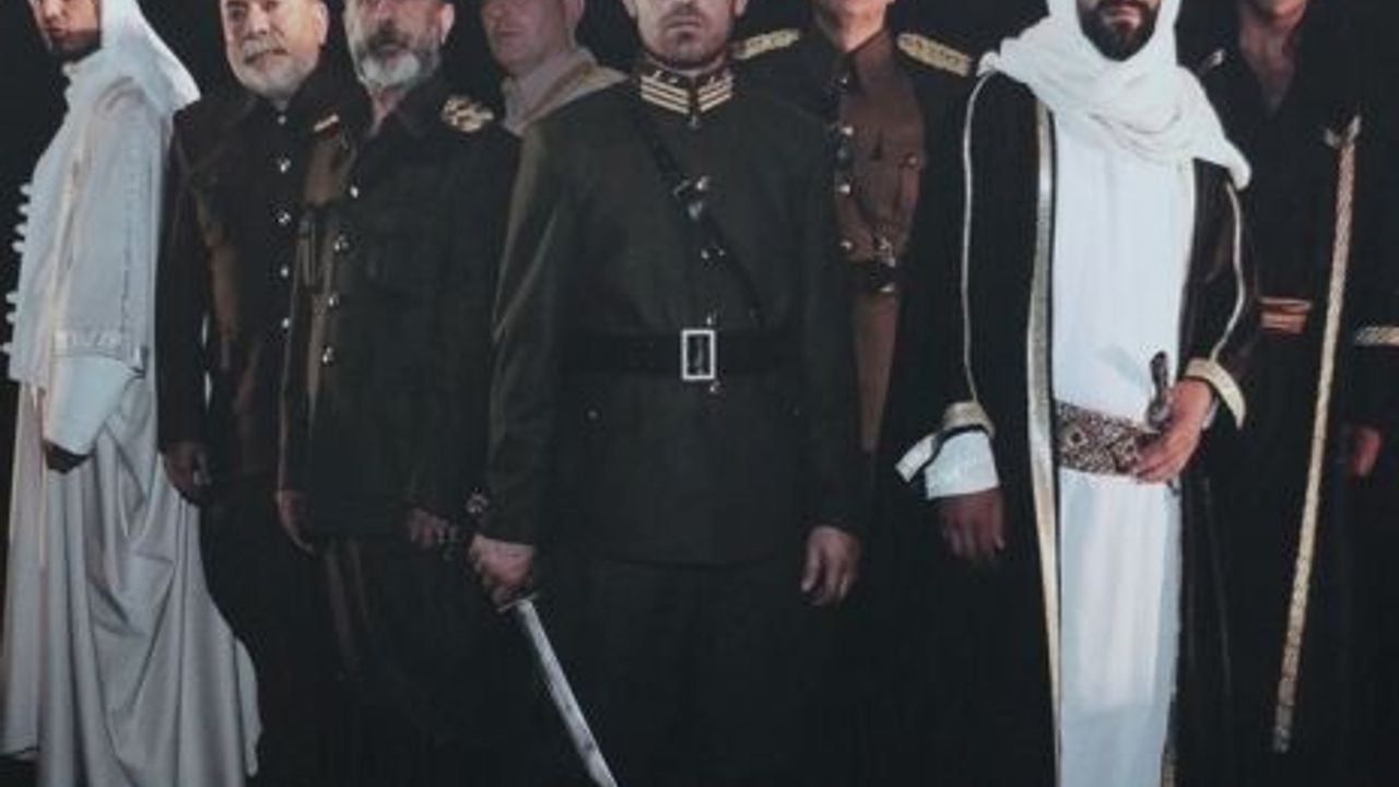 ‘Kumandan, Medine Müdafii Fahrettin Paşa’ isimli tiyatro oyununun galası yapıldı
