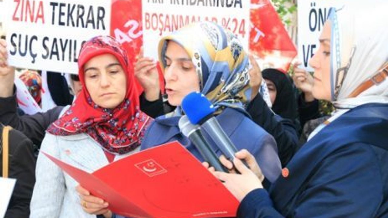 SP'li Kadınlar Hükümetin aile politikasını eleştirdi