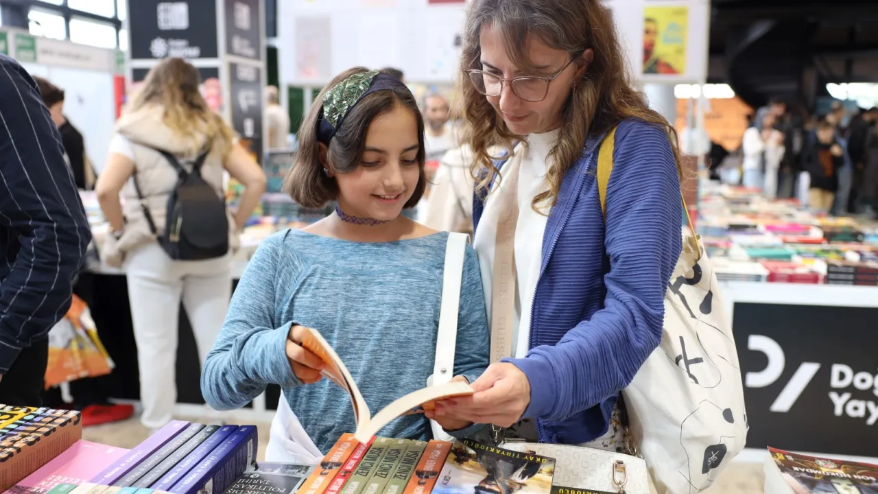 Kitap tutkunu Melis’ten örnek davranış