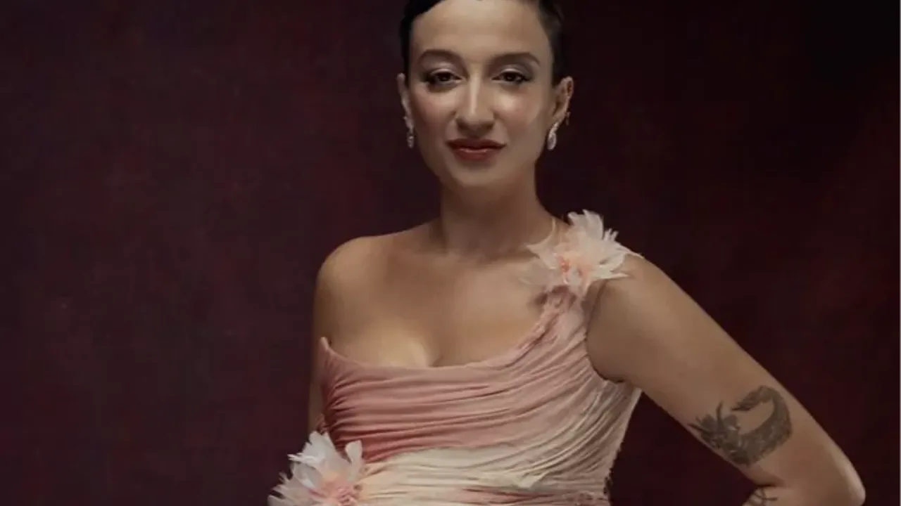 Melike Şahin 'Ölmem Ölemem' ile listeleri altüst etti