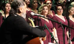 İstanbul Maltepe'de usta yorumcu Ruhi Su unutulmadı