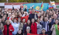 İzmir'de Türk Dili Ailesi Günü coşkusu