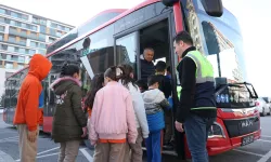 Konyalı öğrenciler nezaketi bu otobüste öğreniyor