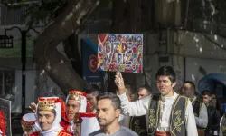 Mersin'de 'Biz de Varız' yürüyüşü