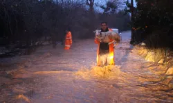Antalya Büyükşehir ekipleri yağmur ve fırtınaya karşı seferber oldu