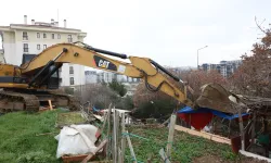 Belediye kaçak barakaları affetmedi