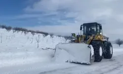 Malatya Büyükşehir ekipleri 66 mahallede 1527 kilometre yolu açtı