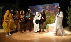 Ankara Keçiören'de 'Masal Dünyası' minik izleyicilerle buluştu