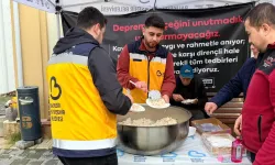 Balıkesir'de depremde hayatını kaybedenler için pilav hayrı