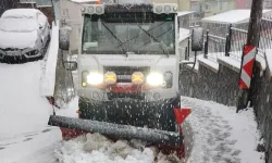 Bursa Osmangazi'nin yüksek kesimlerinde kar mesaisi