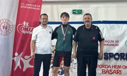 Halter ve güreşte Karatay rüzgarı