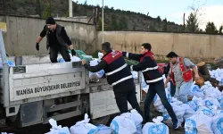 Manisa'da ihtiyaç sahiplerine yürek ısıtan destek