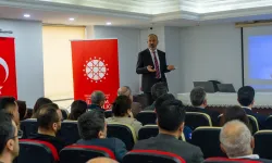 Osmaniye'de yapay zekâ çağında gazeteciliğin geçirdiği dönüşüm anlatıldı