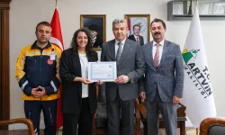 Artvin'de yılın sağlık çalışanları ödüllendirildi