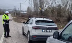 Bilecik Pazaryeri'nde trafik denetimleri aralıksız sürüyor