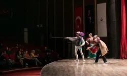 'Don Kişot' İzmirli minik izleyicileri büyüledi