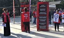 Kırmızı kapının anahtarları Bornovalı kadınların elinde