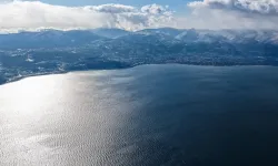 Kuvvetli yağış Sapanca Gölü'nü 8 santimetre yükseltti