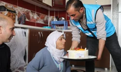 Besra Nine'ye sürpriz doğum günü