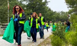 Bornova'da anlamlı temizlik