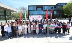 Bursa İnegöl'de minik sanatçılardan 23 Nisan özel sergisi