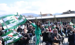 Bursa Osmangazi Meydanı'nda Bursaspor coşkusu