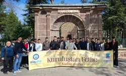 Bursa'da Başkan Yılmaz gençlere fethi anlattı