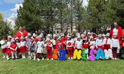 Eskişehir'de çocuklar 23 Nisan'ı oyun evlerinde kutladı