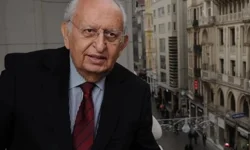 Hüsamettin Cindoruk hayatını kaybetti