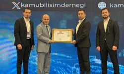 Kamu Bilişim'den İletişim'e başarı belgesi