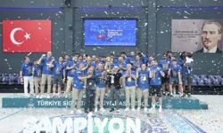 Kocaeli'de Çayırova Belediyesi, şampiyonluk kupasına kavuştu