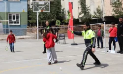 Mardin Yeşilli'de Polis Haftası'nda dostluk maçı
