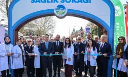 Sakarya'nın merkezine Sağlık Sokağı açıldı