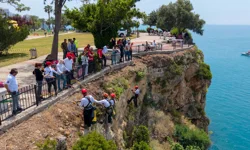 Antalya'da falezlere nefes aldıran temizlik
