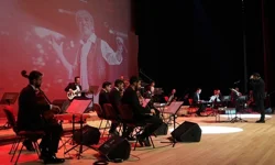 Denizli'de Edip Akbayram şarkılarıyla unutulmaz bir konser