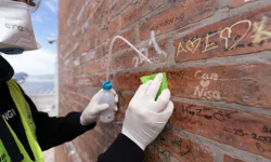 İzmir Miras sahada... Hafızayı vandalizme karşı koruyorlar