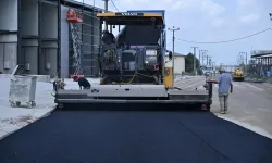Manisa Turgutlu'da 3 bin tonluk asfalt seferberliği