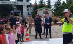 Bilecik Pazaryeri'nde jandarma öğrencilerle buluştu