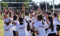 Bursa Osmangazi'de Mini Voleybol Şenliği coşkusu