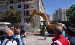 İstanbul Beylikdüzü'nde riskli site yıkıldı! İBB'den 'dönüşüm' mesajı