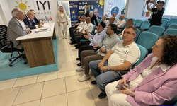 İYİ Parti Aydın Milletvekili Ömer Karakaş Gaziosmanpaşa'da Muhtarlarla buluştu. İlçe Başkanlığındaki kahvaltılı buluşman