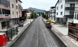 Kocaeli Büyükşehir'den Gölcük'te asfalt yenileme