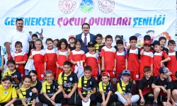 Sakarya'da Geleneksel Çocuk Oyunları Şenliği büyük ilgi gördü