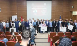 Bursalı gençler 'Kucak Aç'tı!