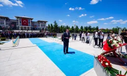 Cevdet Yılmaz'dan 15 Temmuz Demokrasi ve Milli Birlik Anıtı'na ziyaret